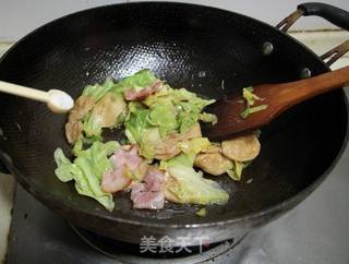 【荷美尔18般美味,“宴”惊四座】鲍汁培根炒圆白菜的做法步骤:9