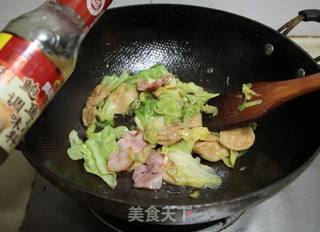 【荷美尔18般美味,“宴”惊四座】鲍汁培根炒圆白菜的做法步骤:8