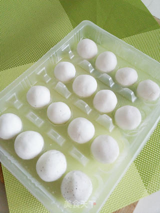《丘比系列产品试用报告》——口味别致的黑芝麻汤圆的做法步骤：8