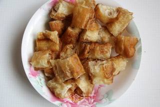 【荷美尔18般美味,“宴”惊四座】QQ肠炒青菜油条的做法步骤:2