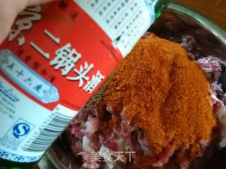 自制川味麻辣香肠的做法步骤:5