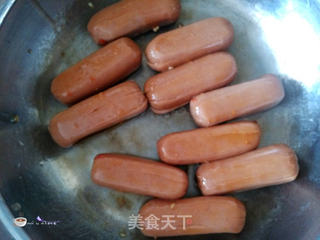 【荷美尔18般美味,“宴”惊四座】花儿朵朵香烤热狗肠的做法步骤:3
