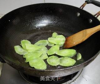 【荷美尔18般美味,“宴”惊四座】培根炒双笋的做法步骤:5