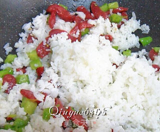 腊肠苦瓜炒米饭的做法步骤:7