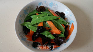 【荷美尔18般美味,“宴”惊四座】合家欢——经典飘香炒菜培根的做法步骤:3