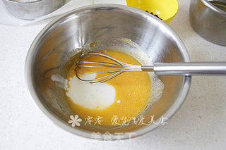 葡萄干酸奶戚风的做法步骤:3
