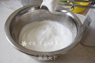 葡萄干酸奶戚风的做法步骤:7
