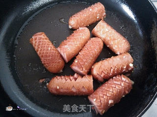 【荷美尔18般美味，“宴”惊四座】香煎脆皮肠的做法步骤：6