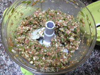 冬笋芹菜猪肉煎饺的做法步骤:6