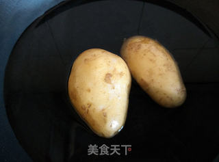 奶香土豆泥的做法步骤:2