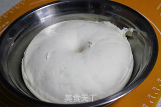 【荷美尔18般美味，“宴”惊 四座】培根花卷的做法步骤：1