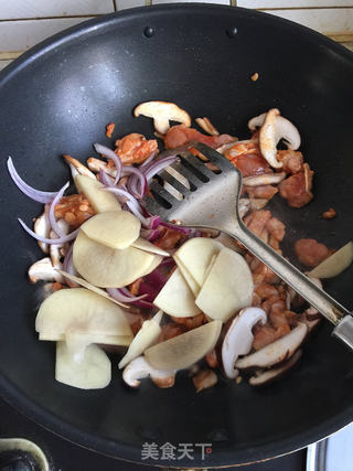奥尔良烤鸡腿肉披萨的做法步骤:4