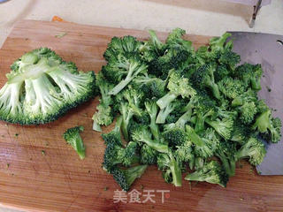 虾仁西兰花炒饭的做法步骤:2