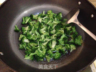 虾仁西兰花炒饭的做法步骤:3