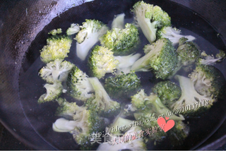 简单美味的减肥菜——蒜蓉西兰花的做法步骤:3