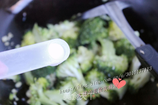 简单美味的减肥菜——蒜蓉西兰花的做法步骤:7