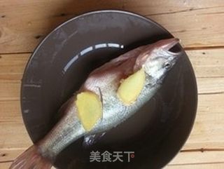 【荷美尔18般美味,“宴”惊四座】培根蒸鲈鱼的做法步骤:3