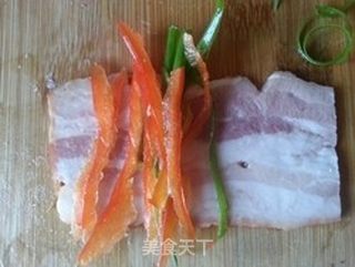 【荷美尔18般美味,“宴”惊四座】培根蒸鲈鱼的做法步骤:4