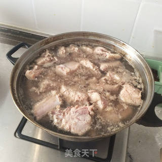 玉米萝卜炖排骨的做法步骤:2