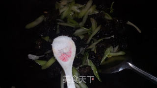 芹菜清炒云耳的做法步骤:9