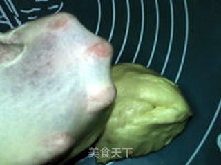 枣泥豆沙鲜奶面包的做法步骤:4