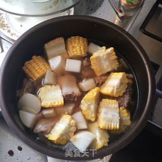 玉米萝卜炖排骨的做法步骤:4