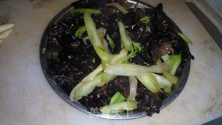 芹菜清炒云耳的做法步骤:10