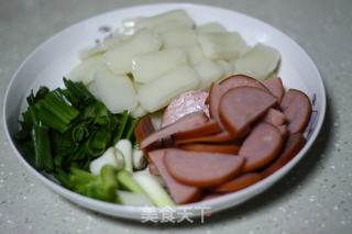 【荷美尔18般美味,“宴”惊 四座】火腿炒年糕的做法步骤:2