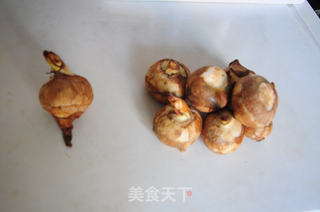五花肉烧慈姑---附让肉变香嫩爽口的小窍门的做法步骤:2