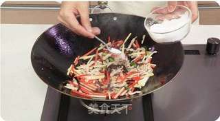 家常鱼香肉丝的做法步骤:11
