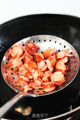 【荷美尔18般美味，“宴”惊四座】红红火火——脆皮肠炒年糕的做法步骤：4