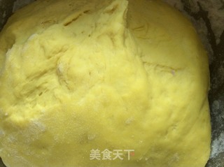 玫瑰花朵馒头的做法步骤：4