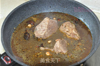 主妇必学硬菜之卤牛肉的做法步骤:9