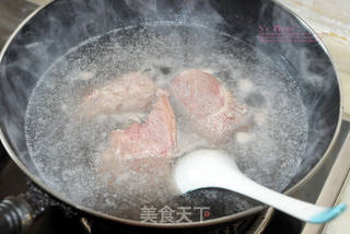 主妇必学硬菜之卤牛肉的做法步骤:4