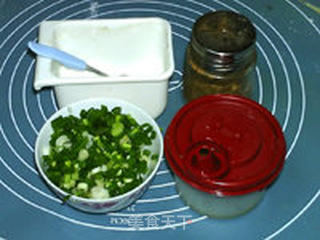葱香椒盐豆渣花卷的做法步骤:6