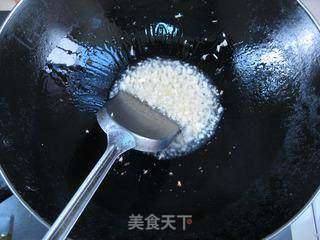 鲜爽的蛋皮炒木耳的做法步骤:5
