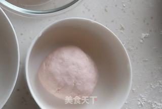 花式馒头——草莓玫瑰馒头的做法步骤：4