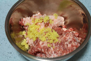 【黄金鲜肉蛋饺】:色美味佳节日必备的做法步骤:4
