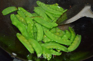 滑肉炒荷兰豆的做法步骤:7