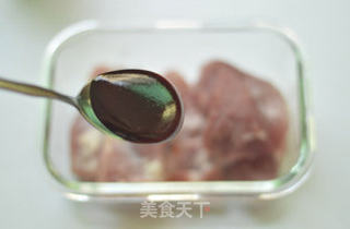 蜜汁烤叉烧的做法步骤:3