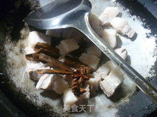 鹌鹑蛋大豆蛋白烧五花肉的做法步骤:3