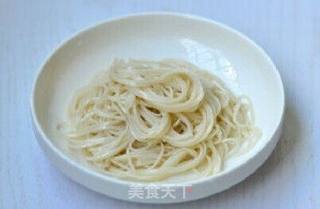 沙拉凉面的做法步骤:9