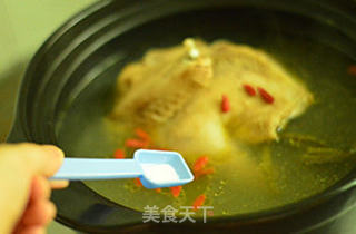 当归炖鸡汤的做法步骤:5