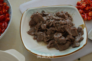 双椒炒牛肉的做法步骤:4