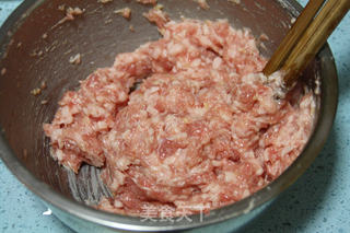 【黄金鲜肉蛋饺】:色美味佳节日必备的做法步骤:9