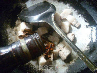 鹌鹑蛋大豆蛋白烧五花肉的做法步骤:4