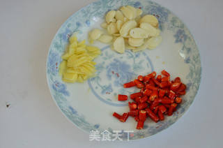 滑肉炒荷兰豆的做法步骤:2