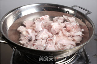 红烧猪蹄(美容养颜)的做法步骤:3