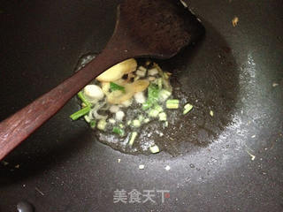 菌菇最美味---金针菇炒蛋的做法步骤:5