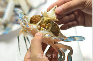 葱姜炒花蟹的做法步骤:3